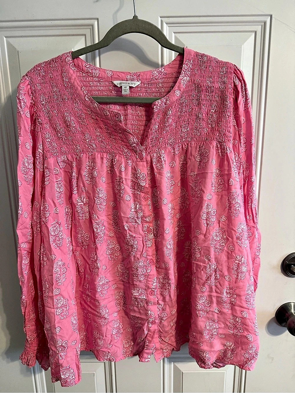 Crown & Ivy Floral Blouse in Pink Size 4X Like New